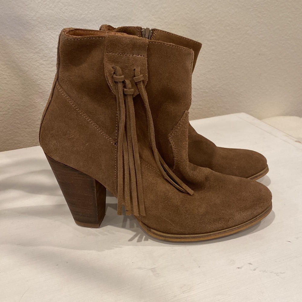 Howsty Marci Brown Suede Ankle Fringe Bootie Coachella size 38/ US 8